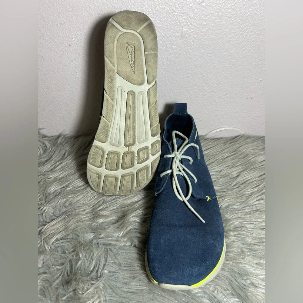 Altra Desert Chukka Boots Blue Suede Leather Casual Walking Shoes Size 9